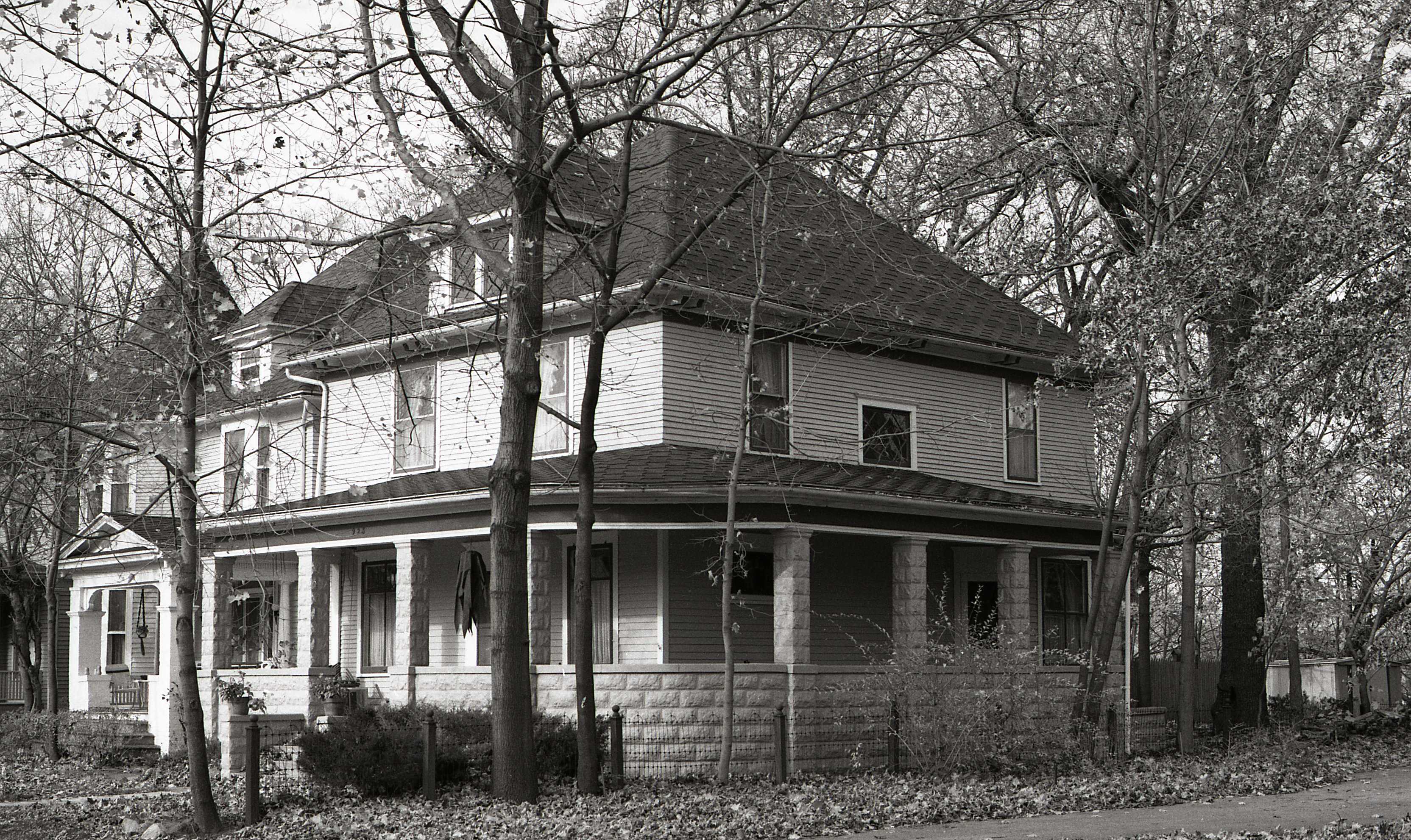 928 Riverside Drive